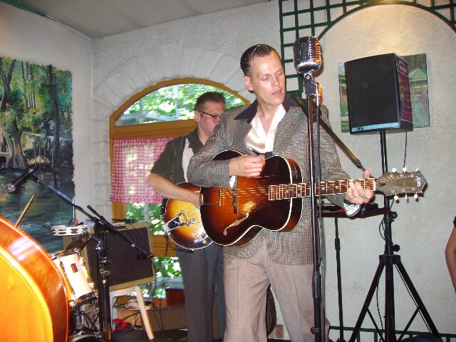 min 2004 06 13 guinguette mp   p6130102